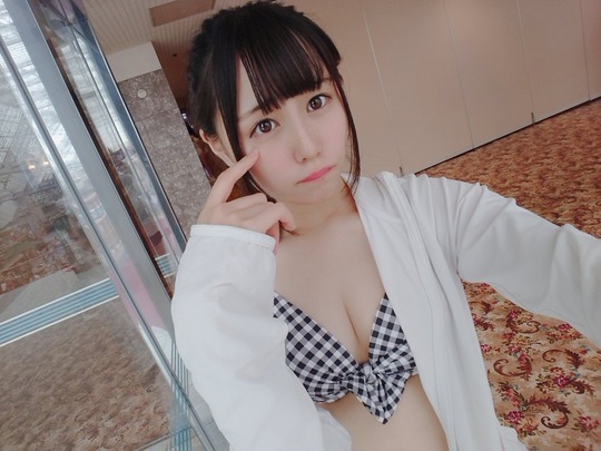 新川紗矢音セクシーツイッター写真
