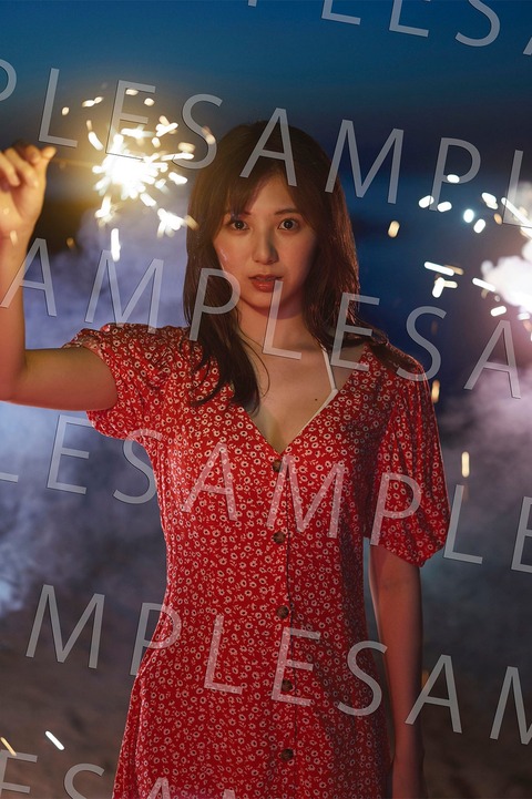 SKE48菅原茉椰1st写真集「シャッターチャンス」