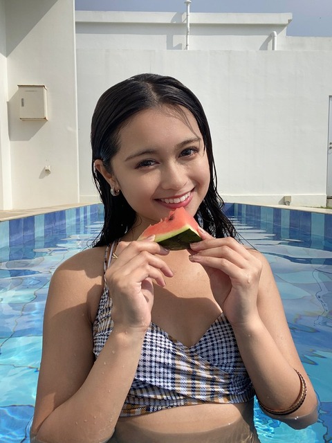 西山乃利子水着グラビア