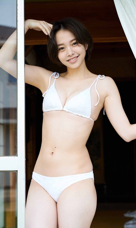 新田あゆなカップサイズ水着グラビア