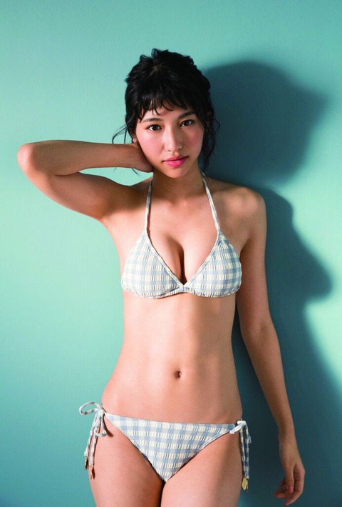 HKT48山下エミリー水着グラビア