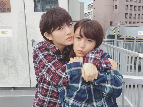 AKB48岡田奈々セクシーBOMB水着グラビア