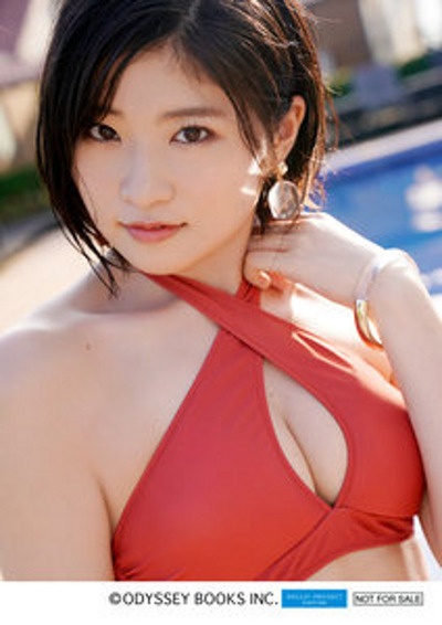 加賀楓2nd水着写真集「イロハカエデ」