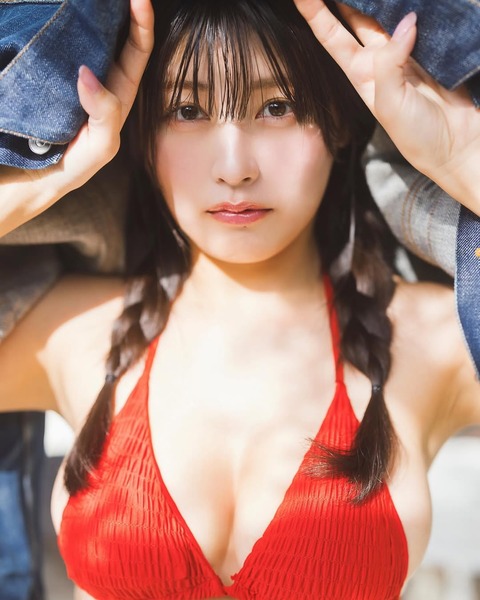 ちとせよしの BIG ONE GIRLS Hカップ水着グラビア