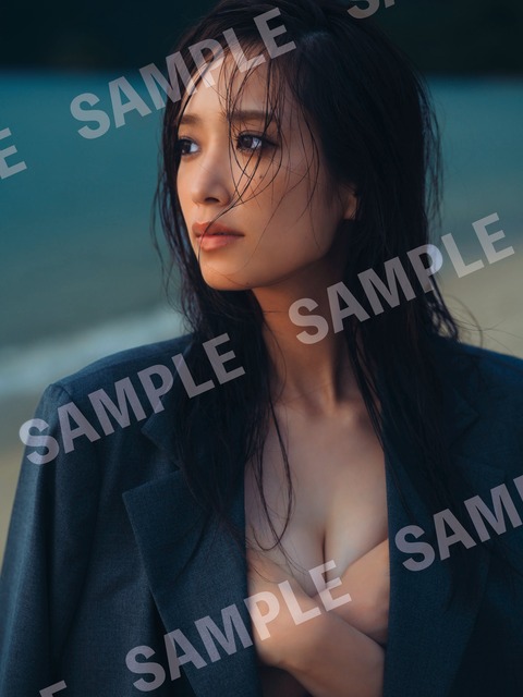 日向坂46 佐々木久美 1st写真集