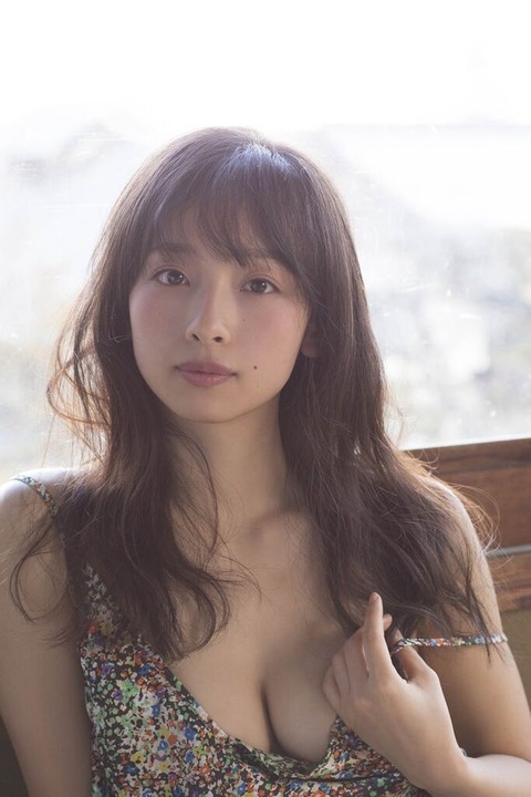 華村あすかバスト86cm水着グラビア