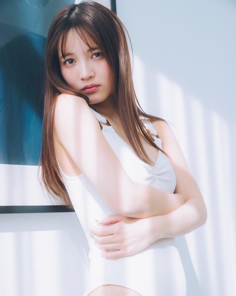 黒嵜菜々子「別冊ヤングチャンピオン」水着グラビア