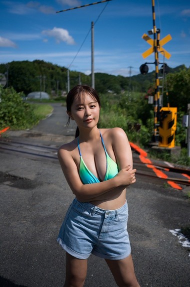 井口裕香「週刊プレイボーイ」水着グラビア