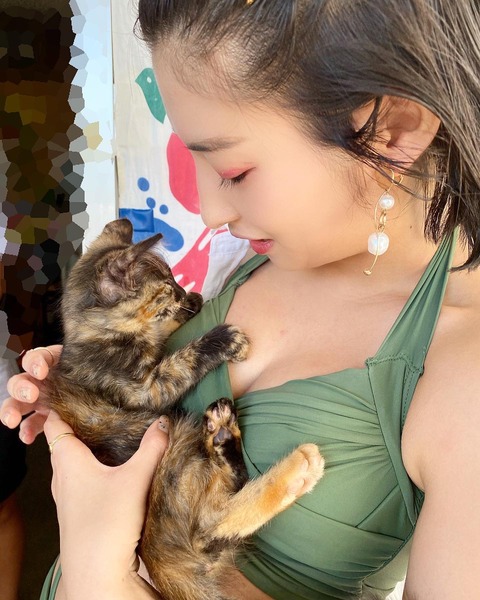 荒牧理沙Twitter水着姿