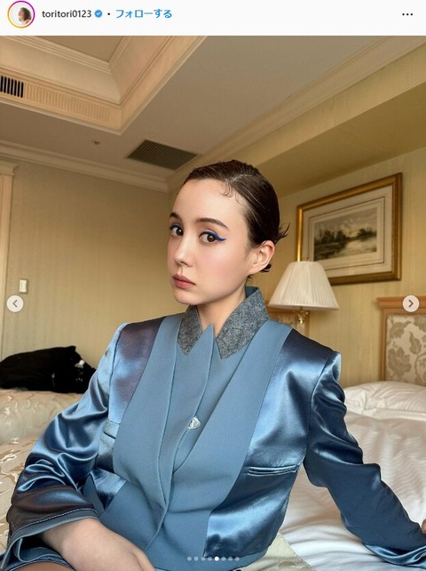 トリンドル玲奈ミニ丈美脚 (5)