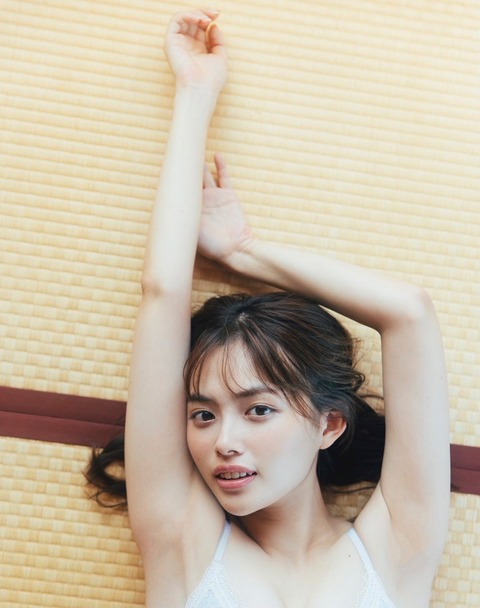 森日菜美かわいい水着グラビア