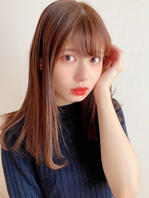 鹿目凛の茶髪「#ぺろりんのおうちグラビア」
