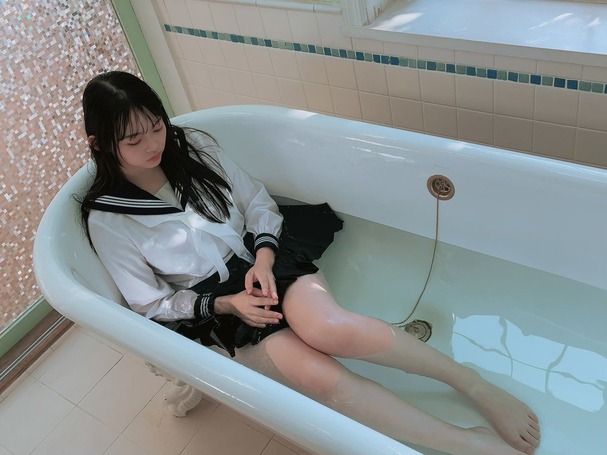 佐山すずか水着グラビア