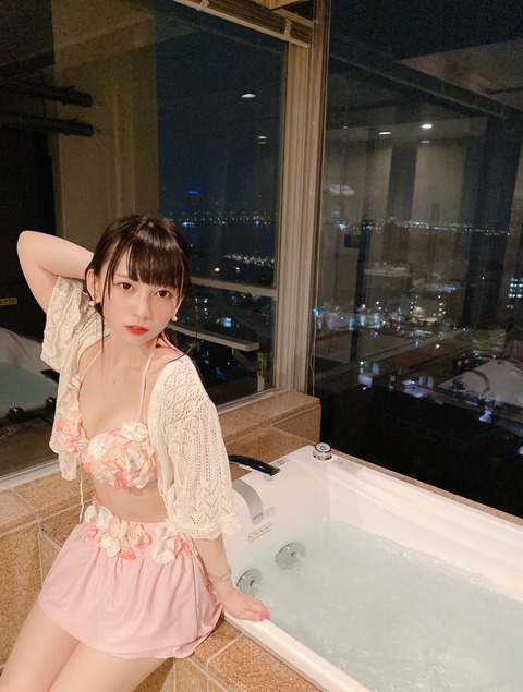 髙木ゆりあ身長151cm水着姿