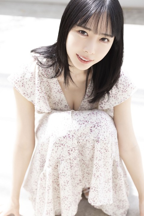 七海りお「別冊ヤングチャンピオン」水着グラビア