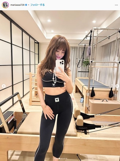 谷まりあ谷間ジムウェアインスタ自撮り
