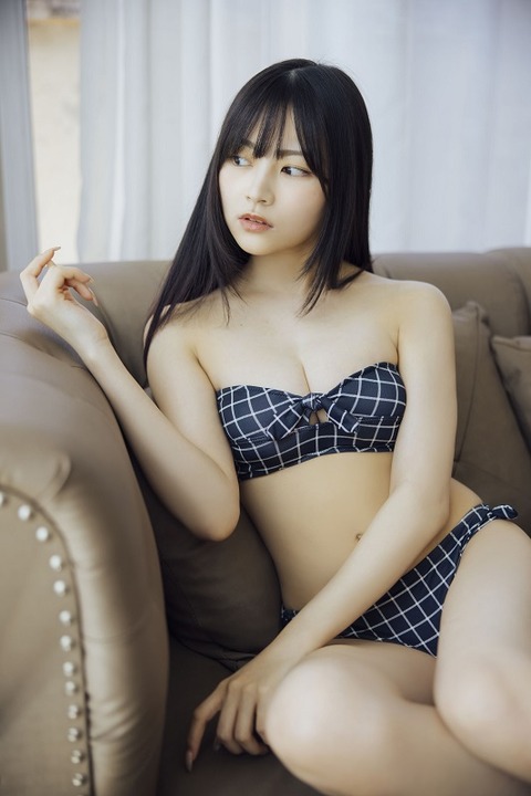 #ババババンビ宇咲の水着グラビア