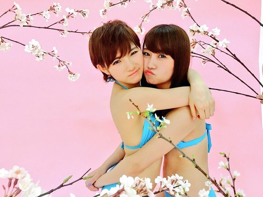 AKB48岡田奈々セクシーBOMB水着グラビア