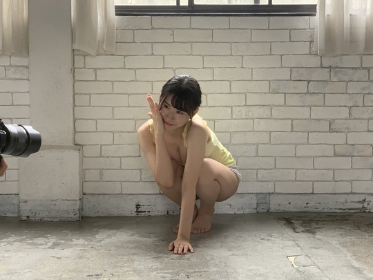 NMB上西怜の過激水着グラビアオフショット