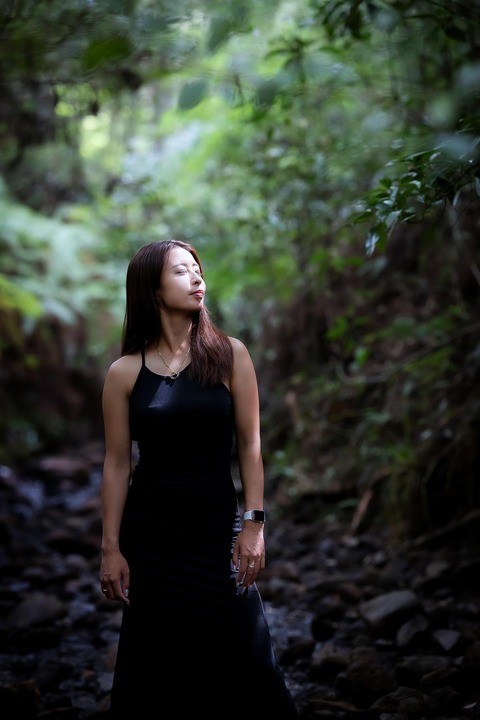 園田彩乃1st水着写真集「彩いろどり」