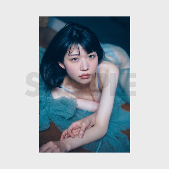 葵うたのBLTランジェリー姿グラビア