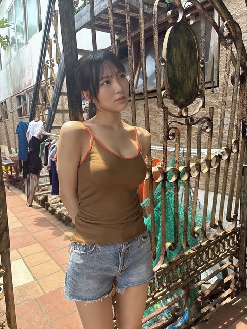 ≒JOY逢田珠里依1st写真集オフショット