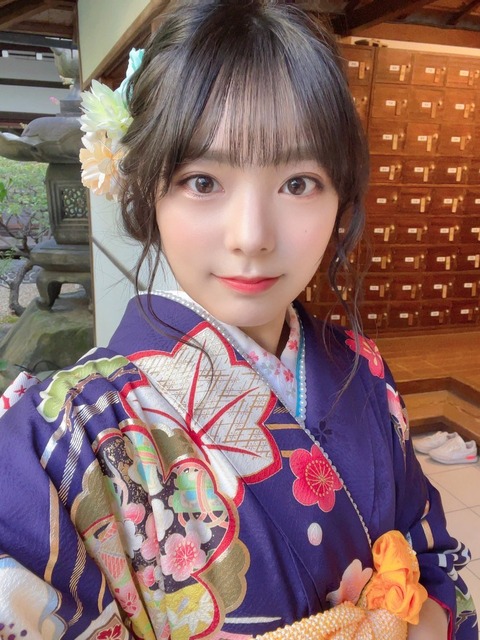 NMB48イ・シヨン振袖写真