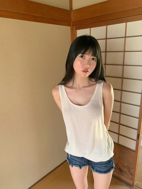 小野寺梓1st水着写真集「偶像に生きる」先行カット