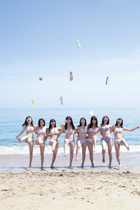 NMB48新澤菜央の水着グラビア