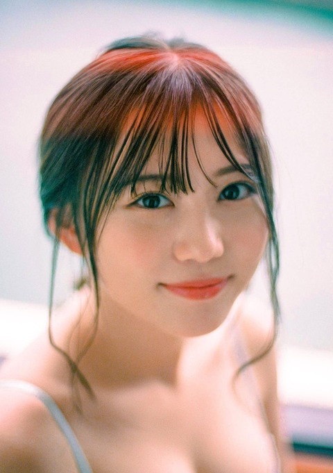 三原羽衣1st写真集&フォトブックのランジェリー姿ショット
