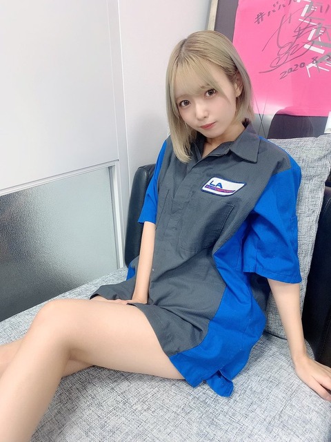 奥ゆい金髪ショートカット
