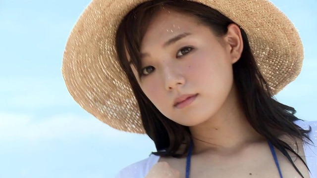 Gカップ篠崎愛の最新水着グラビアDVD「Reality」