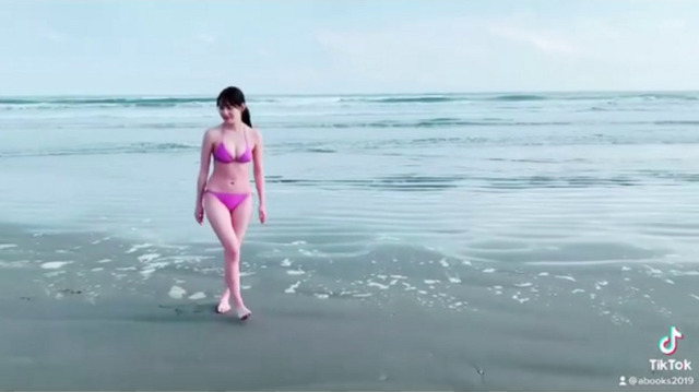 猪子れいあFRIDAY水着グラビア (8)