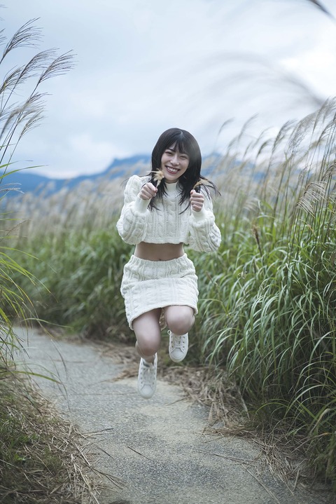 日向坂46 東村芽依1st写真集