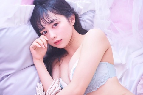 近藤沙瑛子ランジェリー姿
