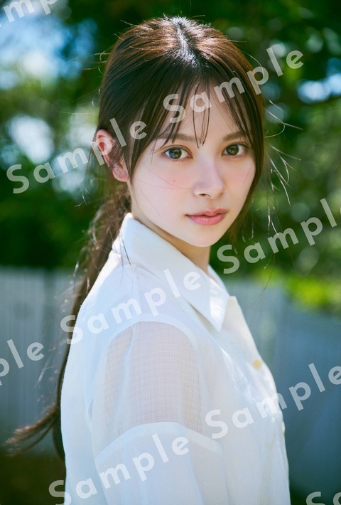 AKB48伊藤百花1stフォトブック『百花ずかん。』