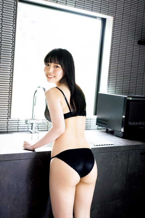 STU48岩田陽菜1st写真集ランジェリー姿