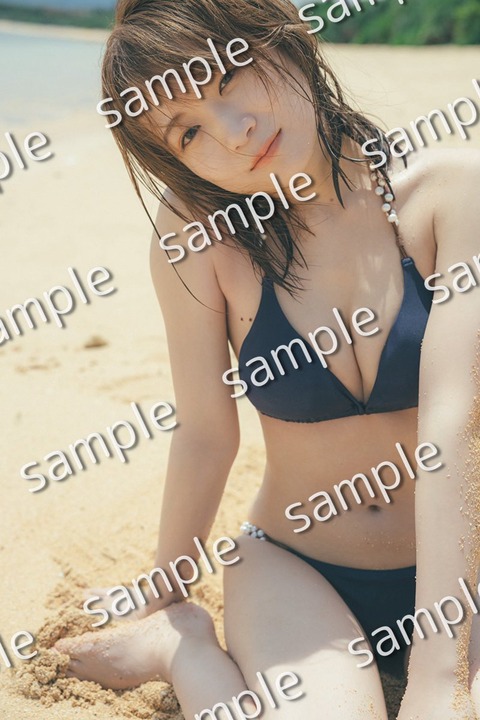 秋元真夏フォトブック『淡淡(あわあわ)』入浴&ビキニ