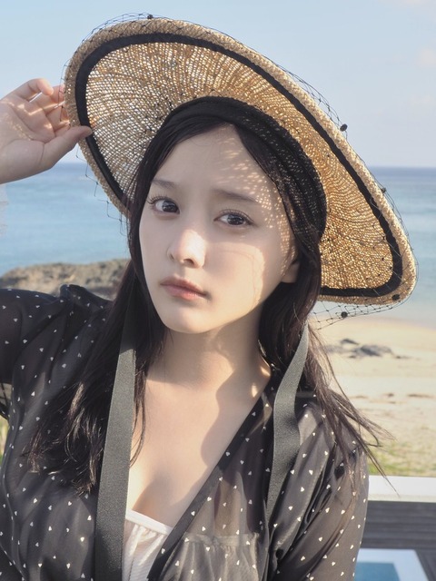 齊藤なぎさ1st写真集『なぎさ』初水着姿カット