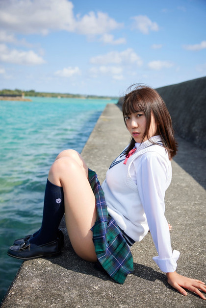 Fカップ新井萌花イメージDVD「新井ちゃんは発育中」