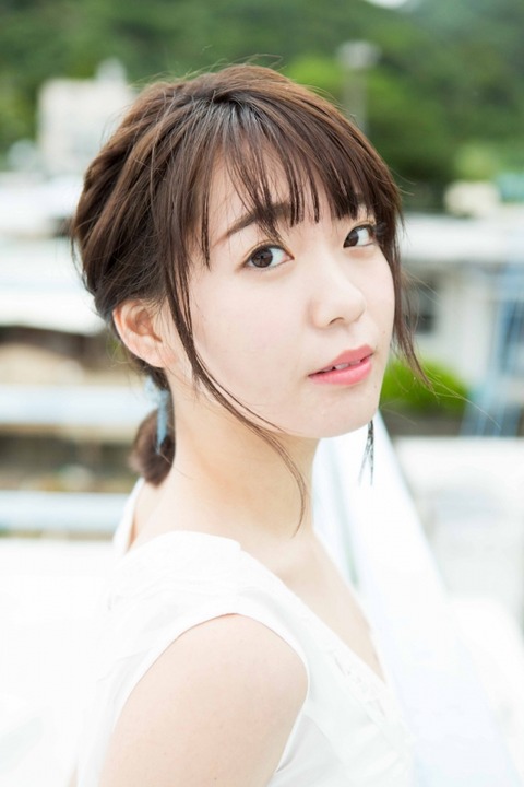 人気声優の斉藤朱夏2nd写真集