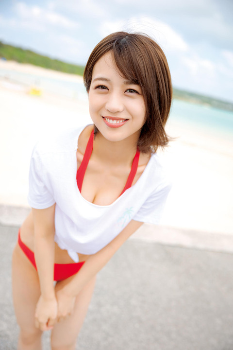 AKB48篠崎彩奈1st水着グラビアDVD「Decade with you」