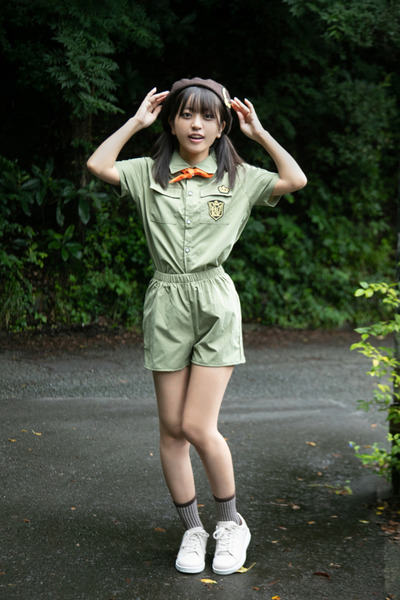 佐々木ちょこ1st水着DVD「ちょこっとエッチ。」ジャケ写 (1)