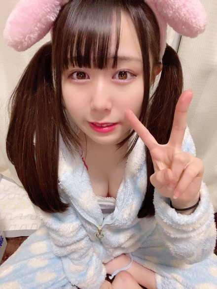 新川紗矢音セクシーツイッター写真