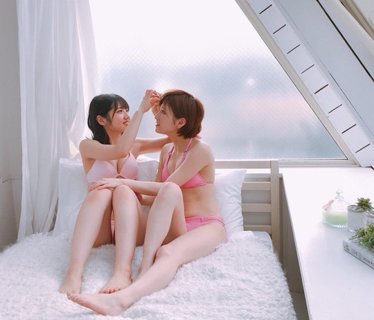 AKB48岡田奈々セクシーBOMB水着グラビア