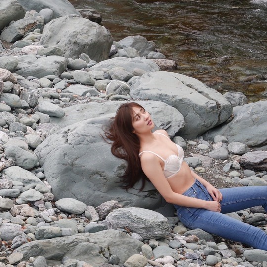 奥山かずさ2nd水着写真集