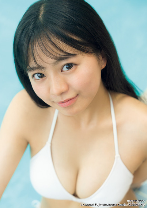 加藤綾乃ヤンマガ初水着グラビア
