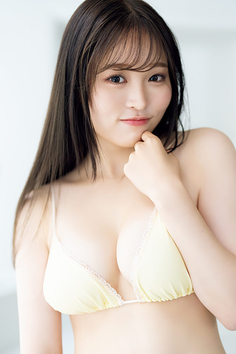 佐伯澪ヤングアニマル初水着グラビア