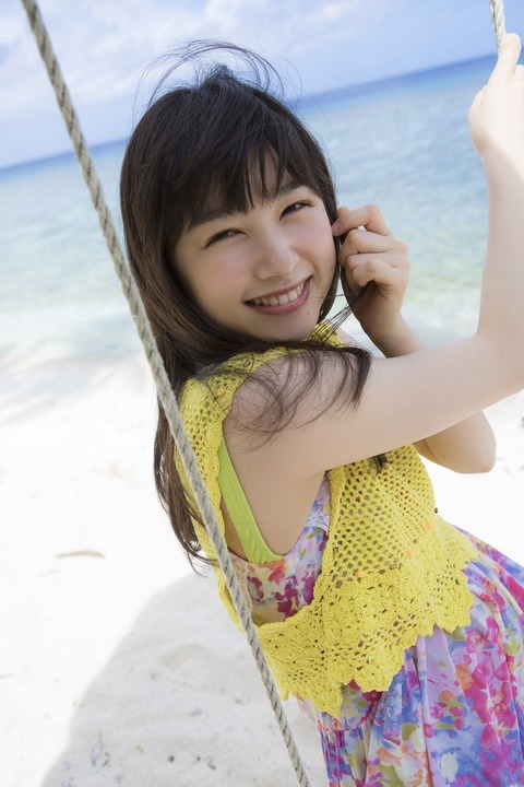 桜井日奈子2nd写真集