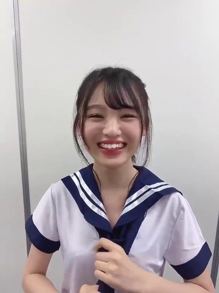 新澤菜央のネクタイ結べない動画 (5)